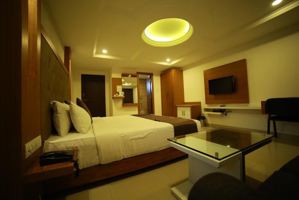 Qik Stay @ S.K. Continental Mysore Exterior foto