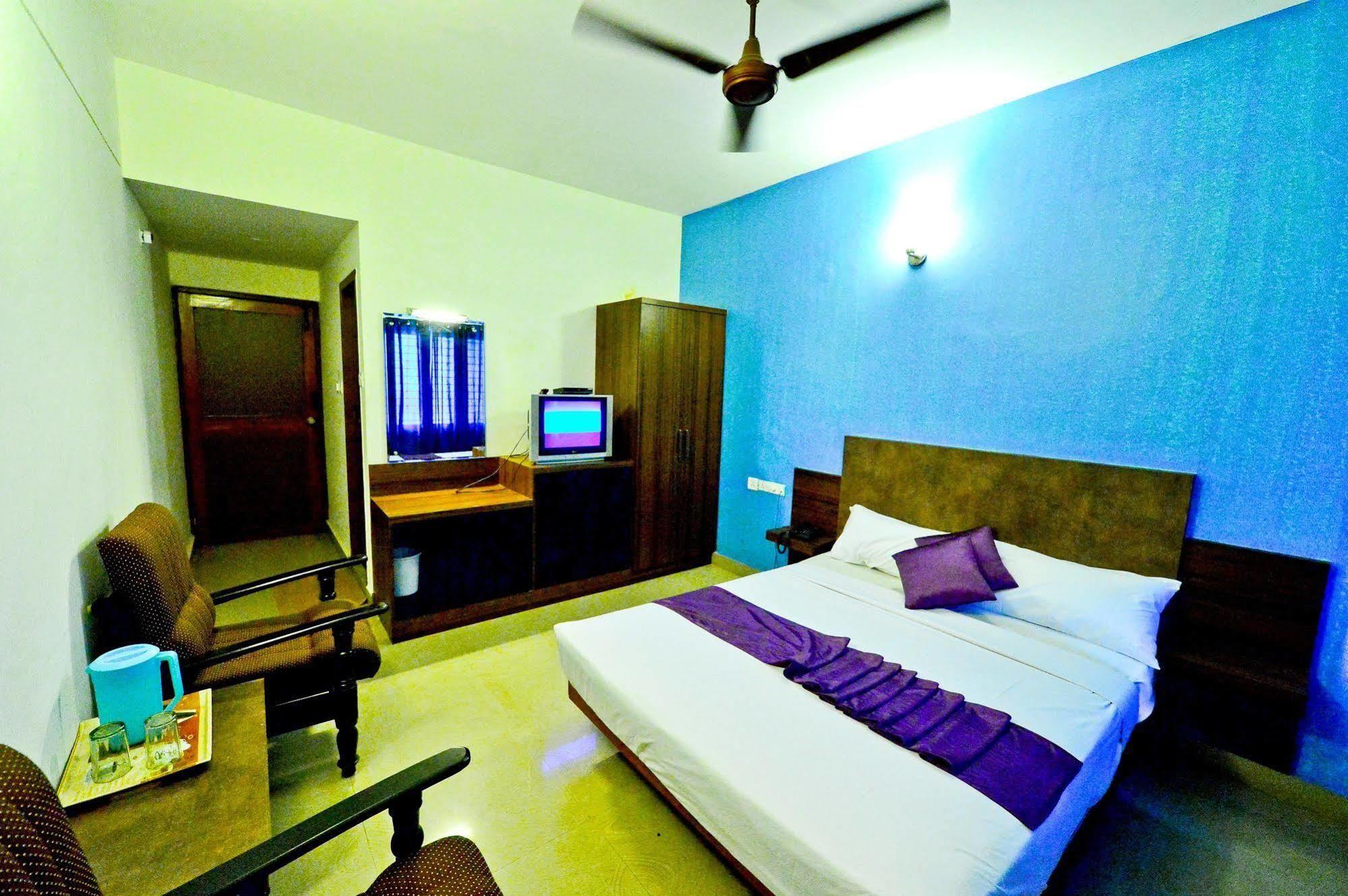 Qik Stay @ S.K. Continental Mysore Exterior foto
